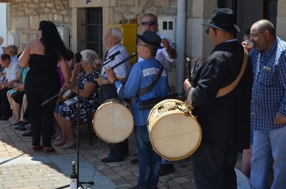Foto 3 - La celebraci&oacute;n de Las Madrinas en Guadramiro contar&aacute; con el primer Certamen de Tamborileros  