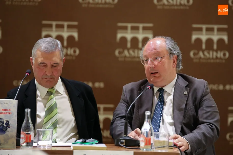Foto 2 - Fernando G&oacute;mez Riesco presenta su nueva obra &lsquo;El triste brillo de los diamantes&rsquo; en el Casino...