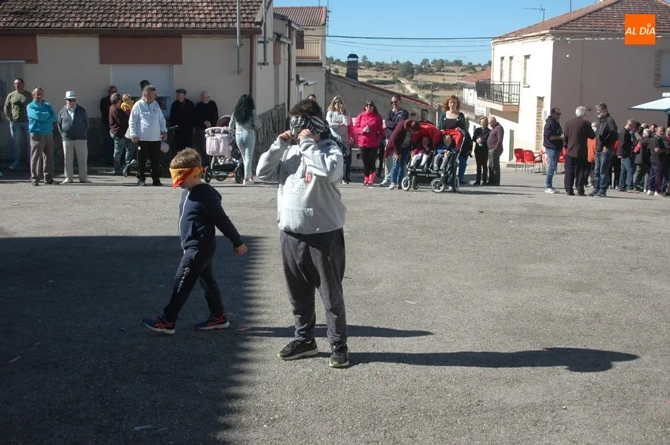 Foto 10 - Peque&ntilde;os y mayores se despiden de las fiestas de las Madrinas en Cabeza del Caballo  