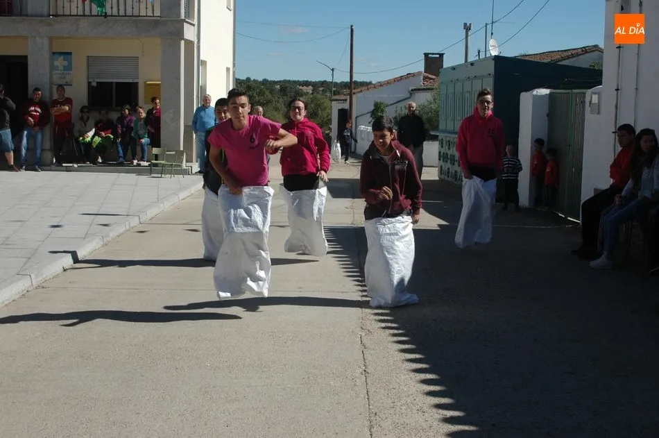Foto 5 - En Valderrodrigo dicen adi&oacute;s a las fiestas de las Madrinas con una jornada llena de humor  