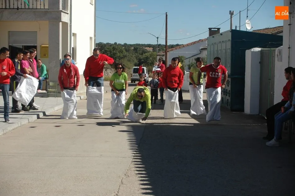 Foto 2 - En Valderrodrigo dicen adi&oacute;s a las fiestas de las Madrinas con una jornada llena de humor  