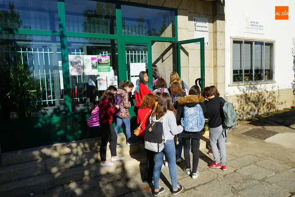 Foto 6 - El IES V&iacute;a de la Plata protagoniza un v&iacute;deo de seguridad vial para toda Castilla y Le&oacute;n