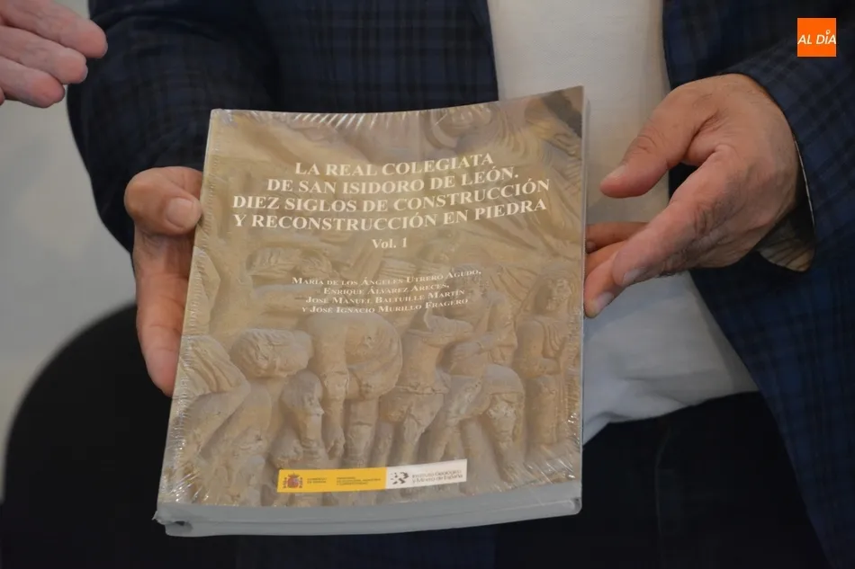 Foto 4 - Villamayor firma un convenio para impulsar el valor y el estudio de su piedra  