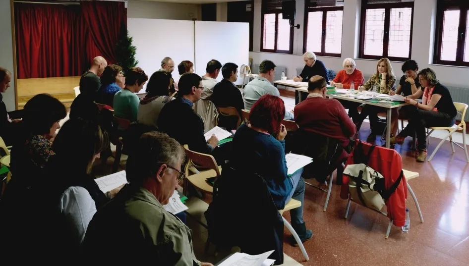 ASPES-CL es una asociación apolítica que defiende en exclusiva a la educaciópública y al profesorado de enseñanzas medias