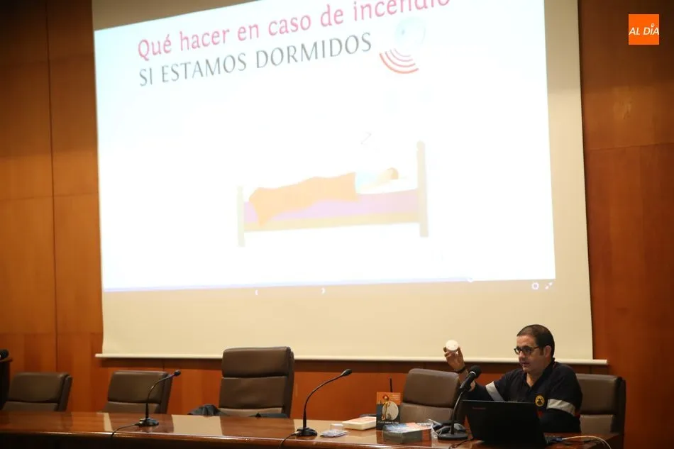 Foto 4 - Salamanca se conciencia sobre la importancia de los detectores de incendios&nbsp;  
