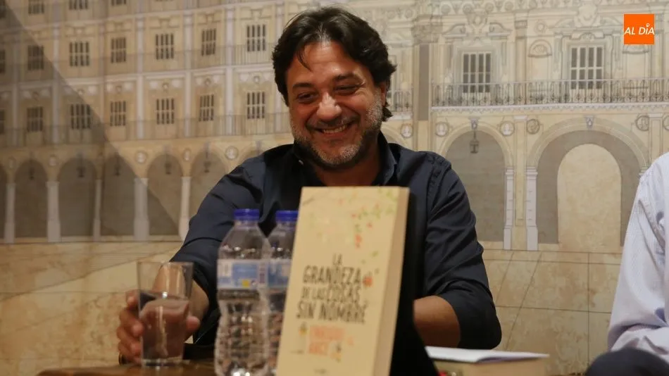 Enrique Arce durante la presentación de su nuevo libro en Salamanca / Foto: Alberto Martín.