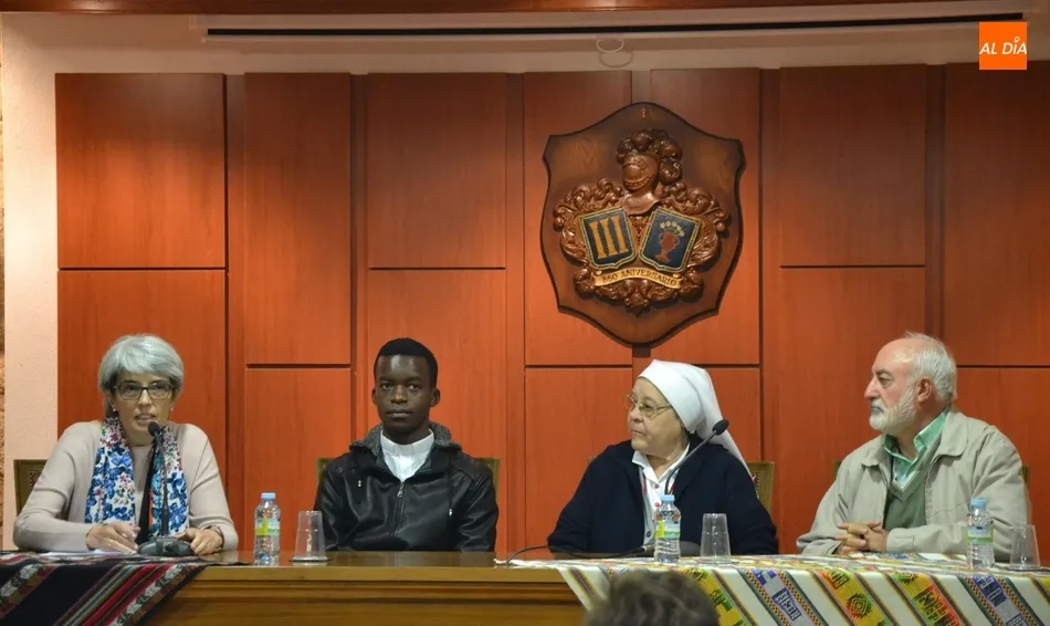 Foto 2 - Tres misioneros relatan su experiencia en Colombia, Ecuador y Zimbabue  