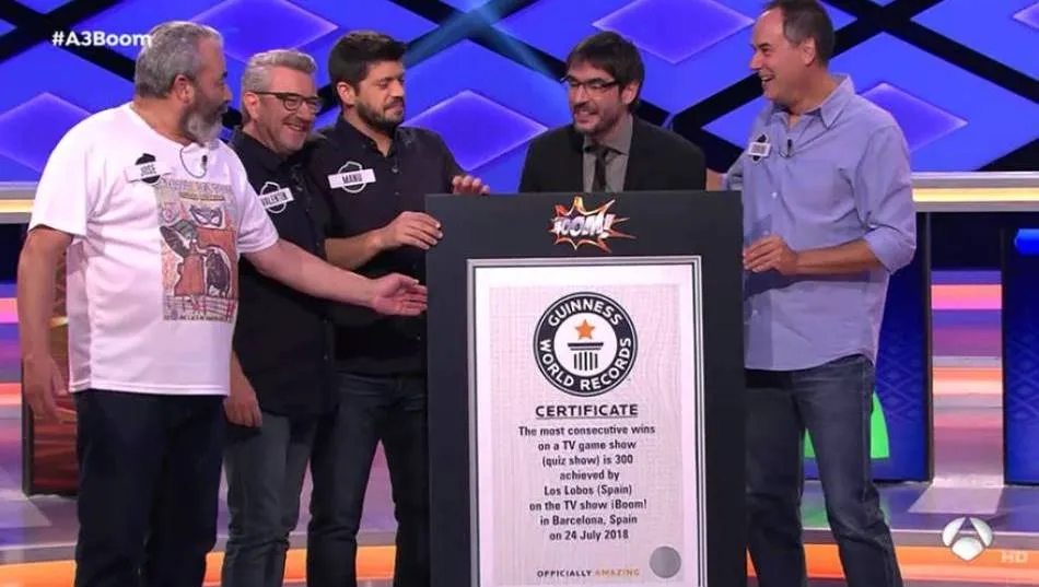 José Pinto, concursante salmantino, el primero por la izquierda