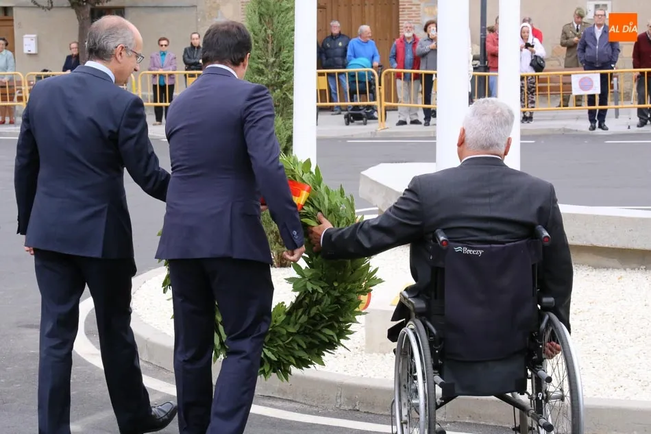 Foto 8 - Autoridades y vecinos rinden un sentido homenaje a la bandera y a las v&iacute;ctimas del terrorismo