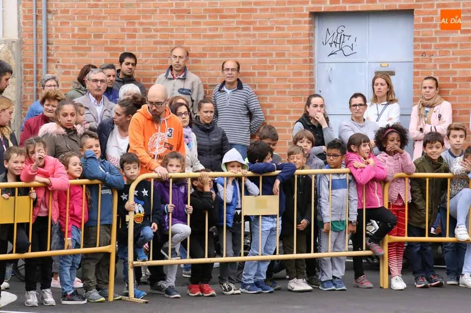 Foto 7 - Autoridades y vecinos rinden un sentido homenaje a la bandera y a las v&iacute;ctimas del terrorismo