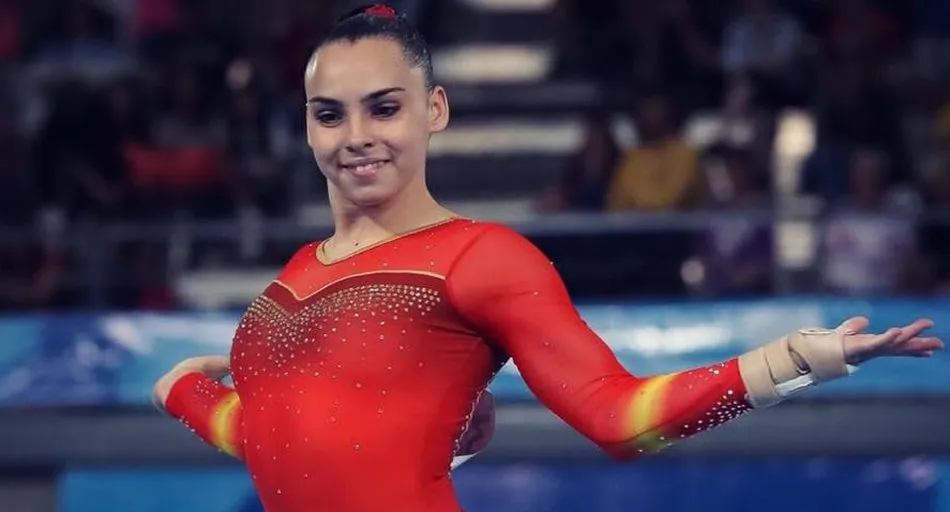 Foto 4 - La gimnasta villarinense Alba Petisco logra el oro en Buenos Aires  