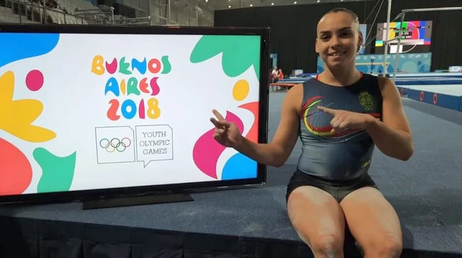 Foto 3 - La gimnasta villarinense Alba Petisco logra el oro en Buenos Aires  