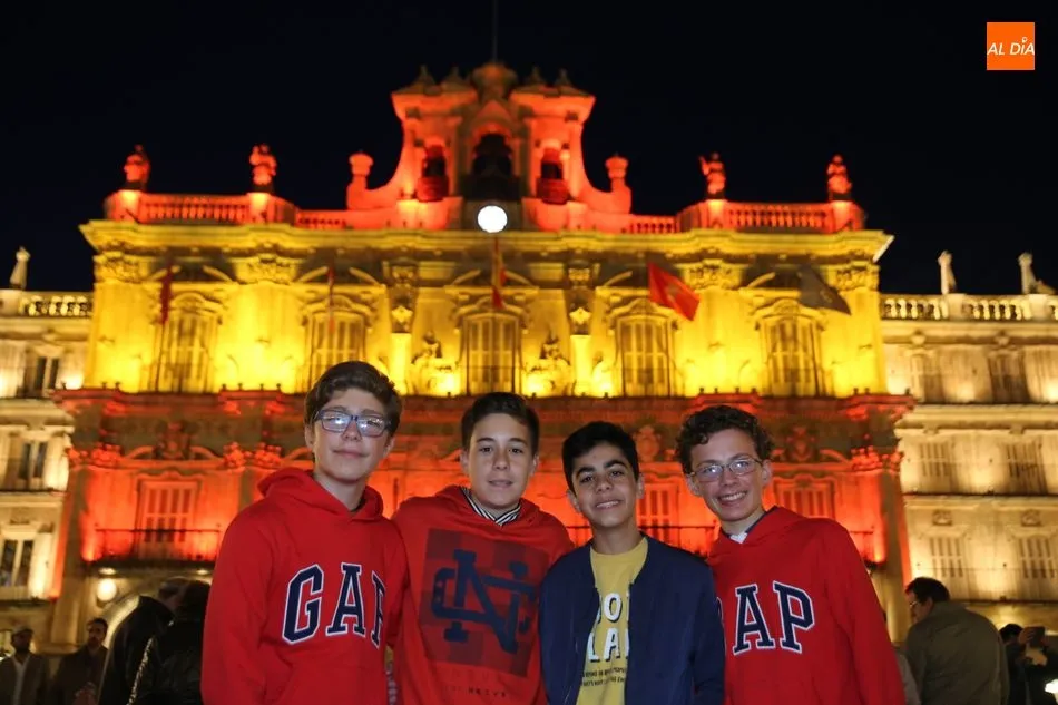 Foto 8 - El Ayuntamiento se engalana con la bandera de Espa&ntilde;a para celebrar la Fiesta Nacional del 12 de...