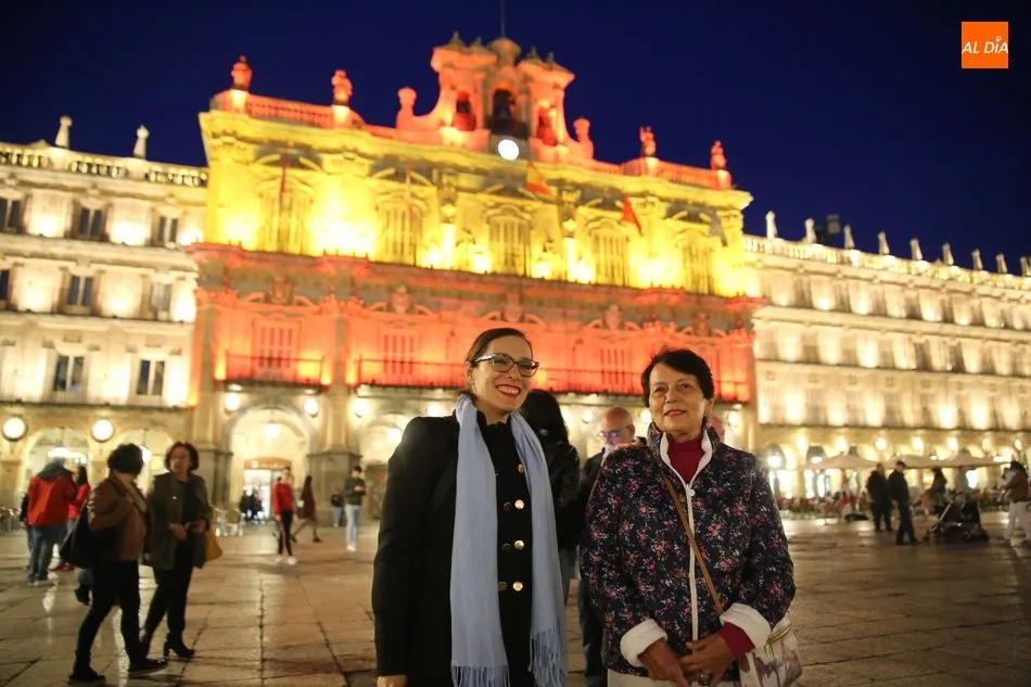 Foto 2 - El Ayuntamiento se engalana con la bandera de Espa&ntilde;a para celebrar la Fiesta Nacional del 12 de...