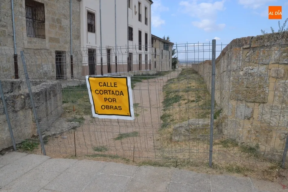 La próxima semana se retomarán las obras del adarve tras casi un mes sin actividad  