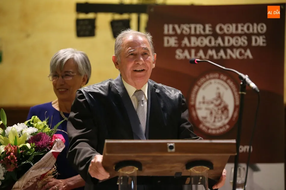 Foto 11 - Los abogados celebran sus fiestas con los nuevos colegiados y las medallas a las Bodas de Plata