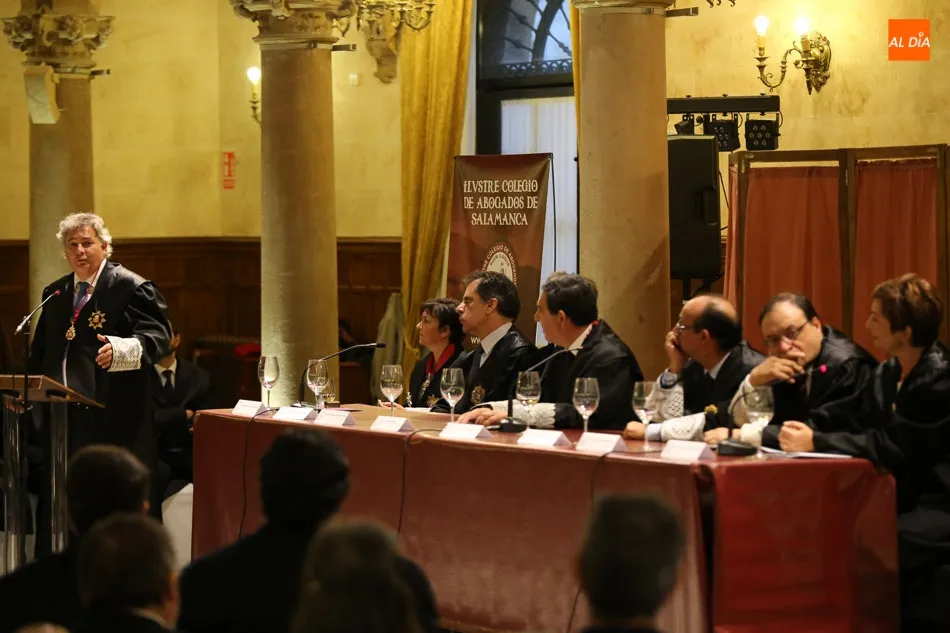 Foto 6 - Los abogados celebran sus fiestas con los nuevos colegiados y las medallas a las Bodas de Plata
