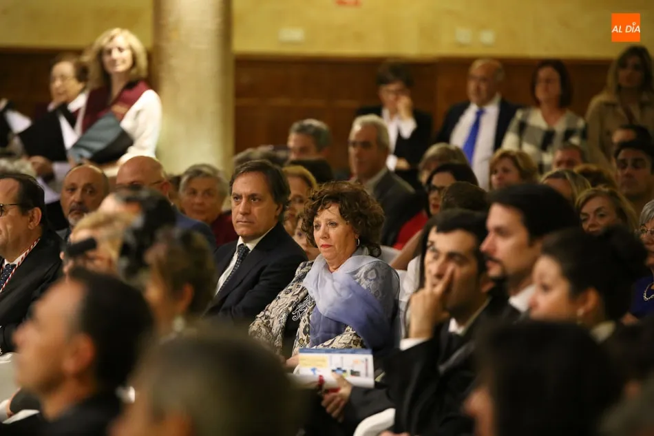 Foto 5 - Los abogados celebran sus fiestas con los nuevos colegiados y las medallas a las Bodas de Plata
