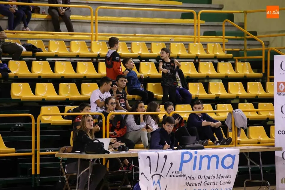 Foto 10 - Gran partido de La Antigua Tormes para sumar ante Gij&oacute;n su primer triunfo en la categor&iacute;a (80-64)