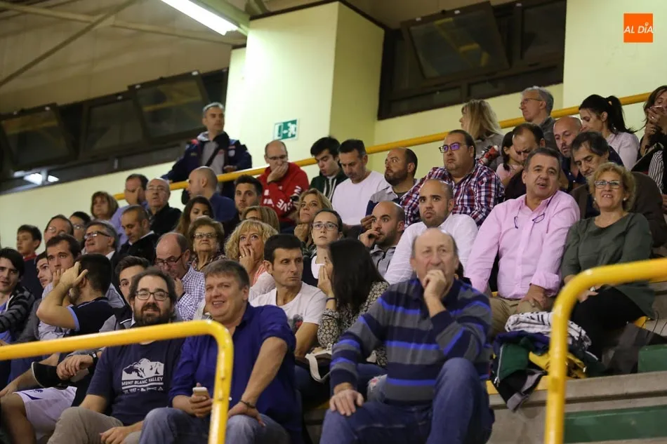 Foto 7 - Gran partido de La Antigua Tormes para sumar ante Gij&oacute;n su primer triunfo en la categor&iacute;a (80-64)