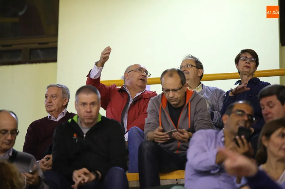 Foto 6 - Gran partido de La Antigua Tormes para sumar ante Gij&oacute;n su primer triunfo en la categor&iacute;a (80-64)