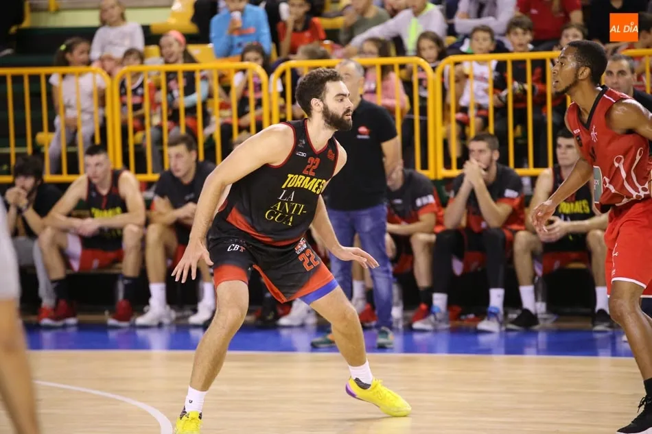 Foto 2 - Gran partido de La Antigua Tormes para sumar ante Gij&oacute;n su primer triunfo en la categor&iacute;a (80-64)