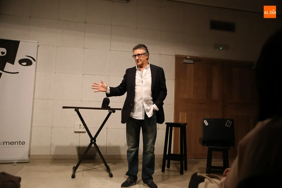 Foto 6 - Ciencia y teatro se dan la mano en la Biblioteca de la Casa de las Conchas a trav&eacute;s de M&aacute;gicamente