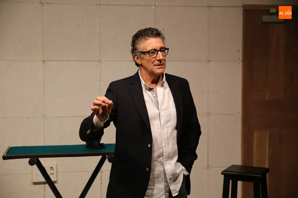 Foto 5 - Ciencia y teatro se dan la mano en la Biblioteca de la Casa de las Conchas a trav&eacute;s de M&aacute;gicamente