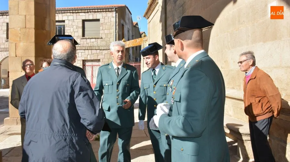 Foto 6 - La Guardia Civil de Lumbrales celebra el d&iacute;a de la Patrona arropada por las autoridades del...