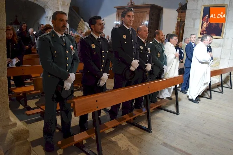Foto 4 - Guardia Civil y Polic&iacute;a Local de Alba de Tormes conmemoran la festividad de la Virgen del Pilar&nbsp;
