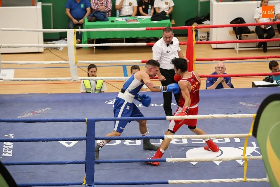 Foto 7 - El pabell&oacute;n municipal de la Alamedilla vive una fiesta del boxeo ol&iacute;mpico