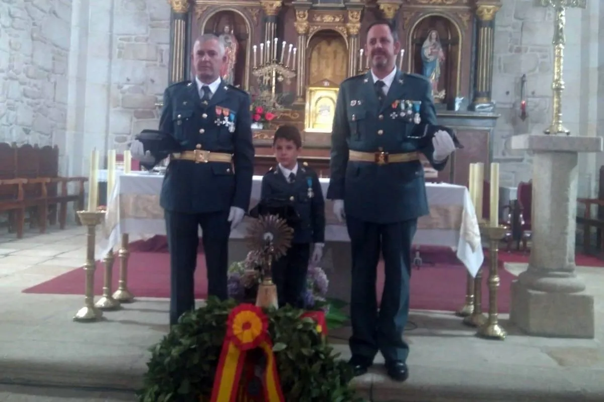 Foto 4 - Los guardias de Barruecopardo celebran el d&iacute;a de la Hispanidad con misa y convite  