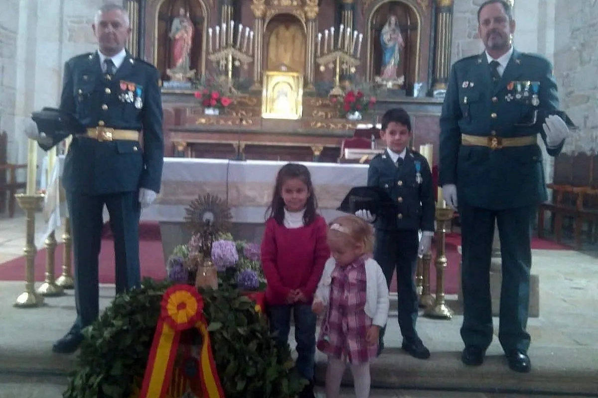 Foto 3 - Los guardias de Barruecopardo celebran el d&iacute;a de la Hispanidad con misa y convite  