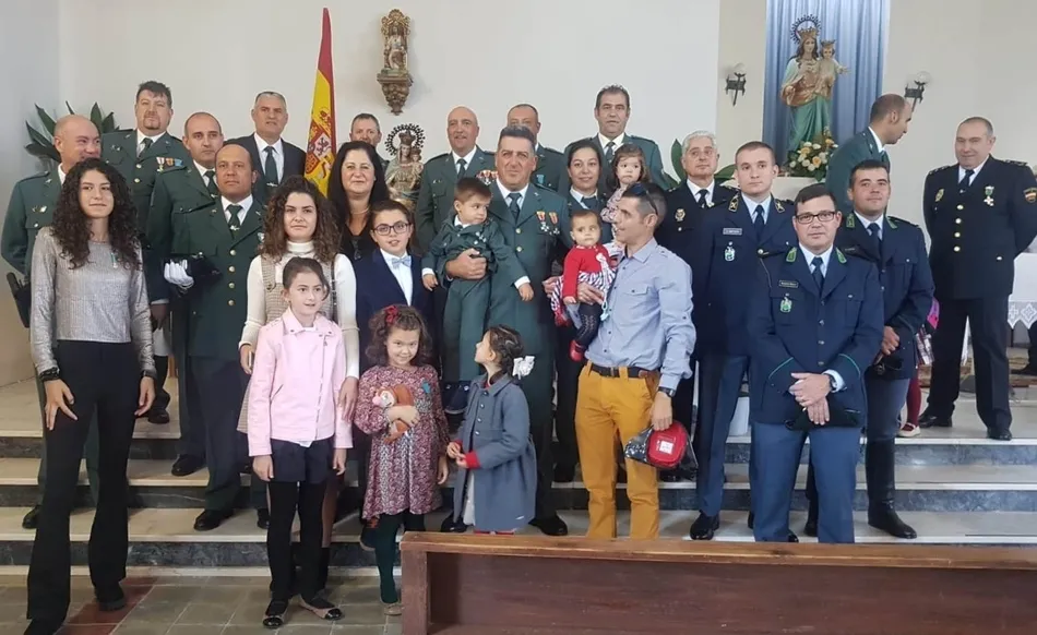 Los agentes de la Guardia Civil de Fuentes de Oñoro celebran a su patrona  