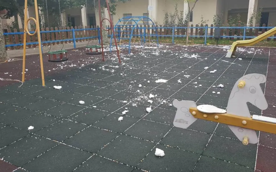 Foto 4 - Denuncian la suciedad dejada por unos j&oacute;venes de etnia gitana en el Barrio Nuevo  