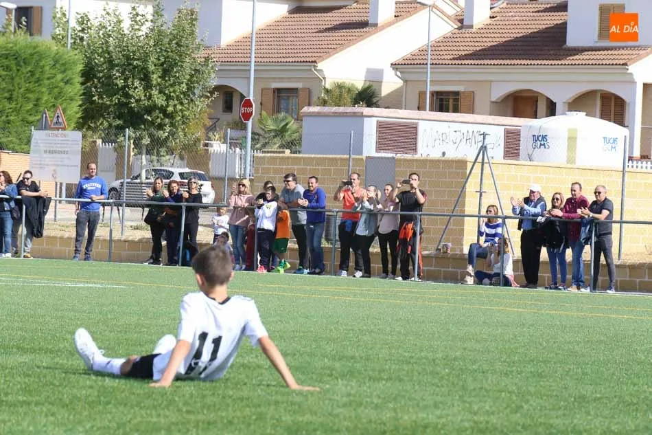 Foto 10 - Los equipos siguen protestando por una soluci&oacute;n por la Liga de Tercera Alev&iacute;n y el Salamanca CF...