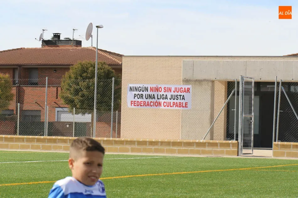Foto 9 - Los equipos siguen protestando por una soluci&oacute;n por la Liga de Tercera Alev&iacute;n y el Salamanca CF...
