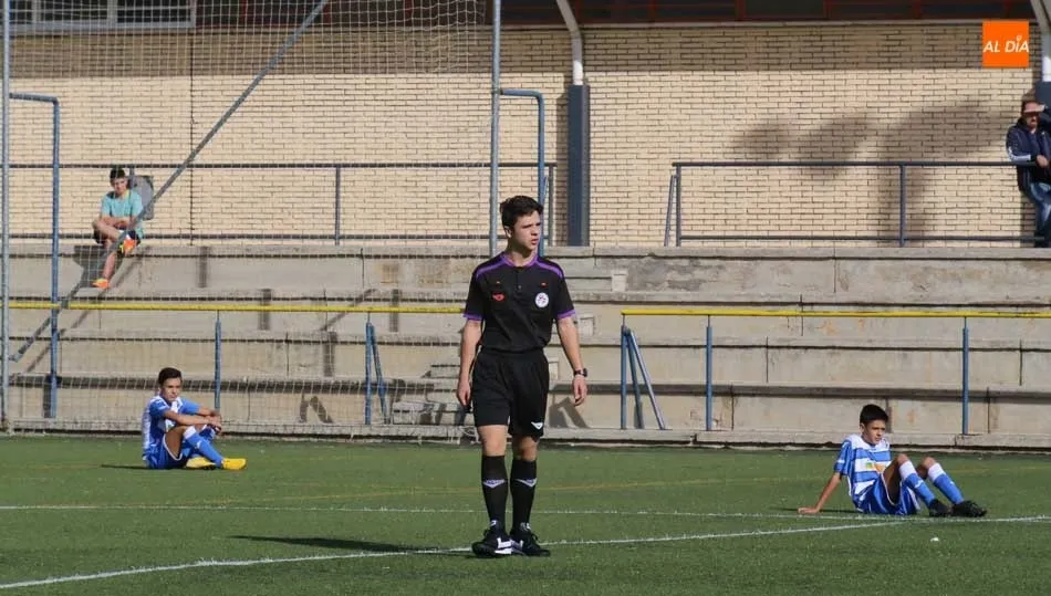 Los equipos de cantera del Salamanca CF UDS paran un minuto reivindicando tranquilidad y...