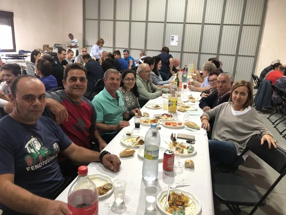 Foto 10 - Los vecinos de Gejo de los Reyes celebran el D&iacute;a de la Hispanidad con una paella  