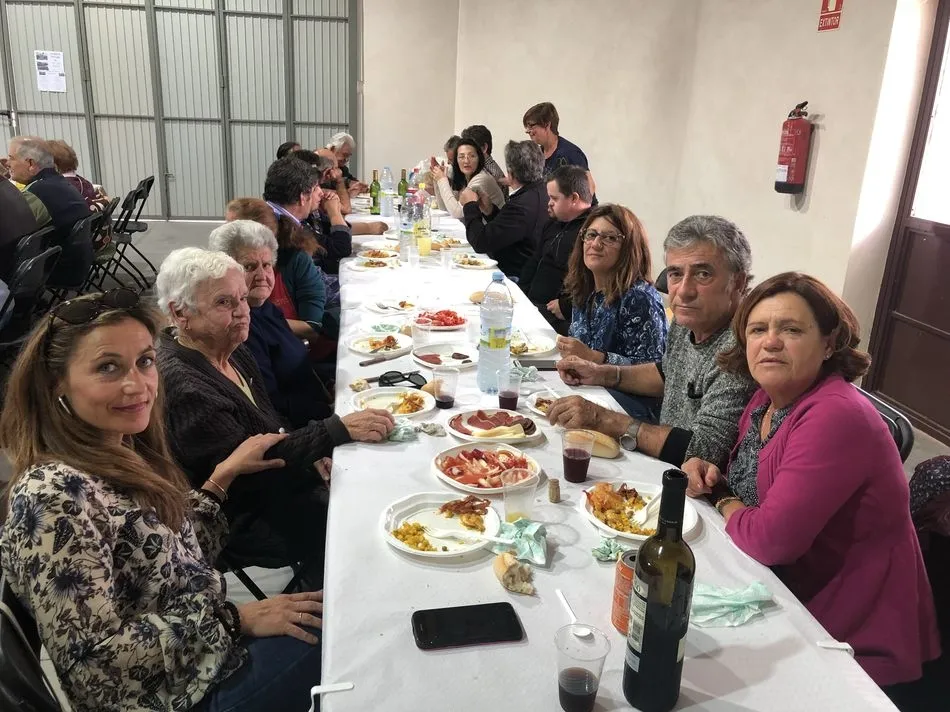 Foto 9 - Los vecinos de Gejo de los Reyes celebran el D&iacute;a de la Hispanidad con una paella  