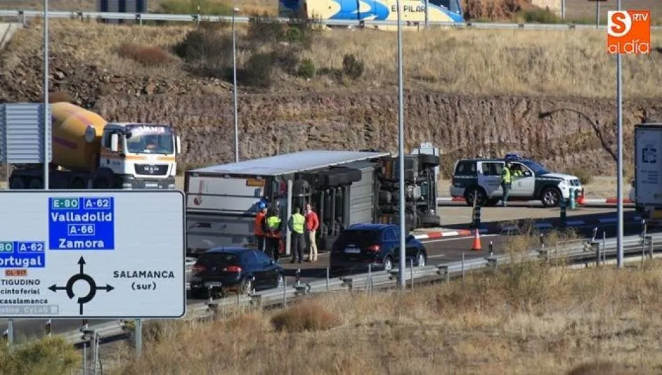Accidente anterior en la rotonda del barrio de Buenos Aires. Foto de Alberto Martín