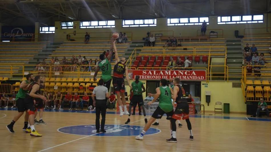  Quesería La Antigua CB Tormes en un partido anterior/ Foto: Lydia González