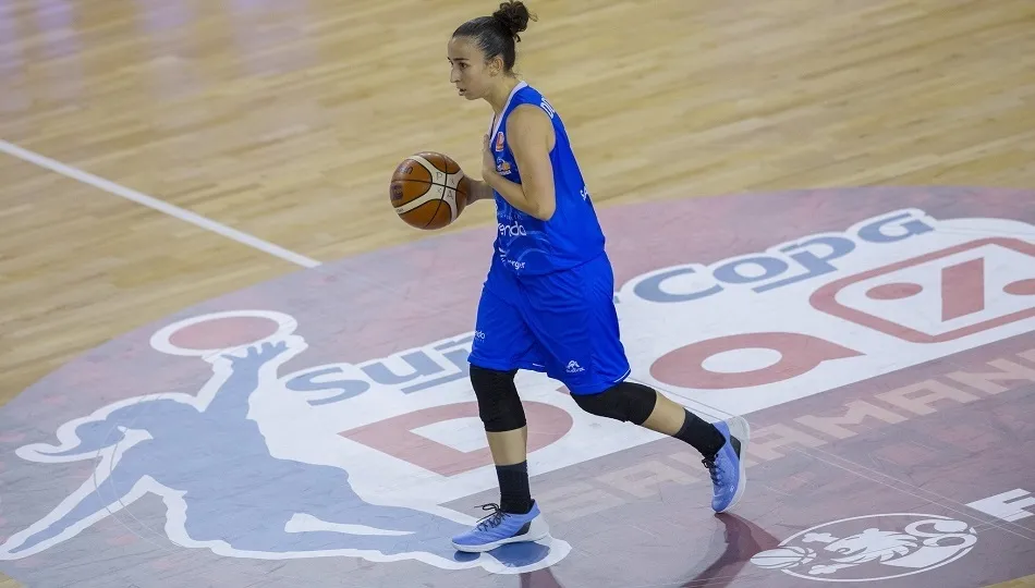 Foto 3 - Avenida comienza la Liga reivindicando su sitio con un gran triunfo ante Valencia (57-69)