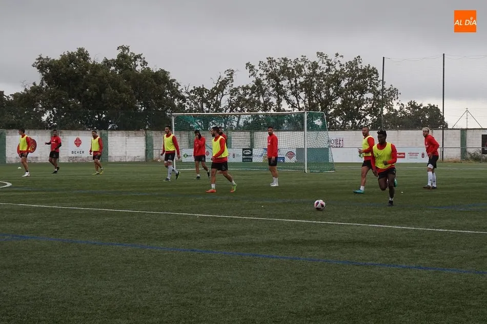 El Guijuelo ha entrenado duro esta semana para no dormirse en los laureles