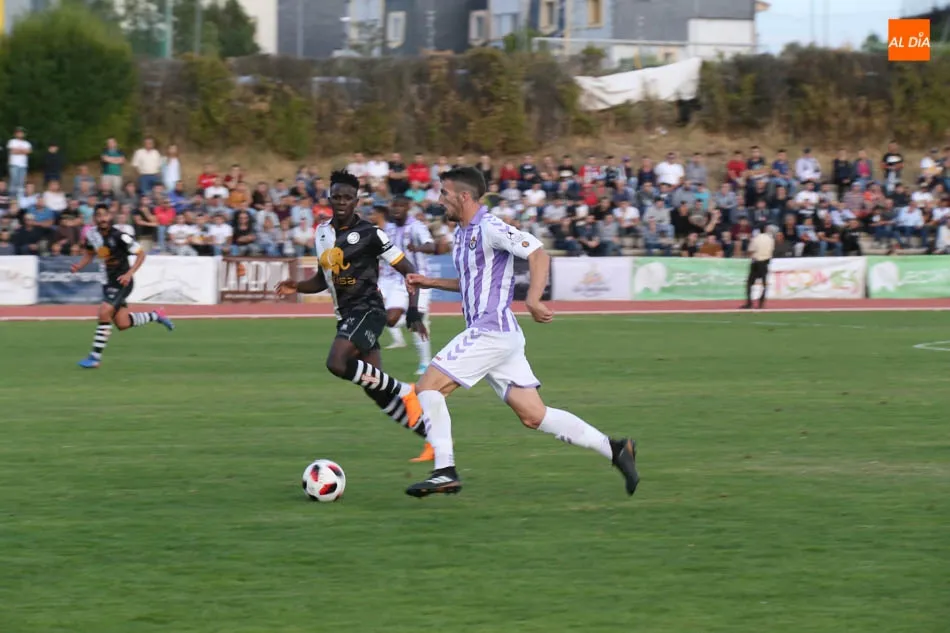 Foto 10 - Unionistas suma un punto tras remontar ante el Real Valladolid B (1-1)