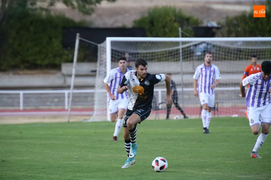 Foto 8 - Unionistas suma un punto tras remontar ante el Real Valladolid B (1-1)
