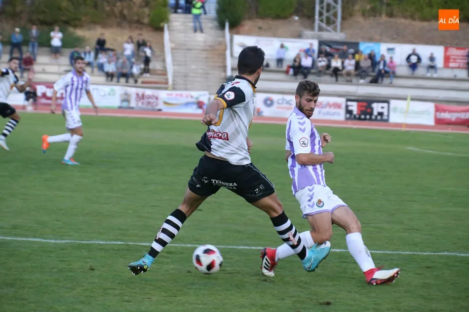 Foto 7 - Unionistas suma un punto tras remontar ante el Real Valladolid B (1-1)