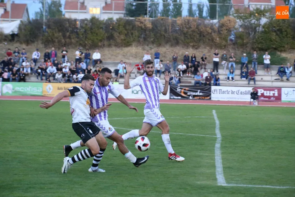 Foto 5 - Unionistas suma un punto tras remontar ante el Real Valladolid B (1-1)