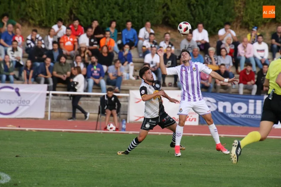 Foto 3 - Unionistas suma un punto tras remontar ante el Real Valladolid B (1-1)