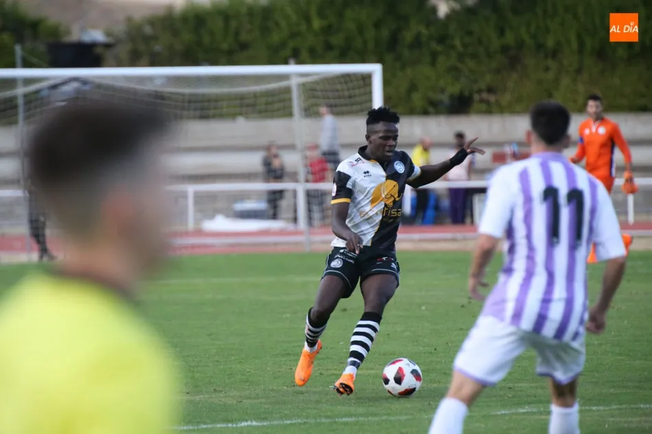 Foto 2 - Unionistas suma un punto tras remontar ante el Real Valladolid B (1-1)
